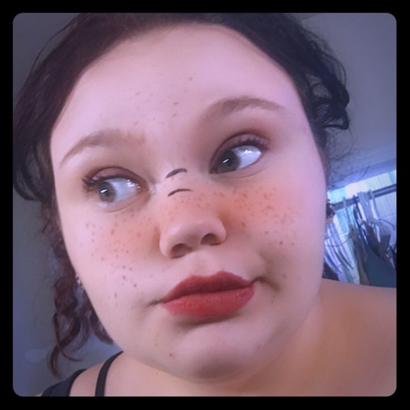 Meet your Posher, Mélina - Picture 1 of 1